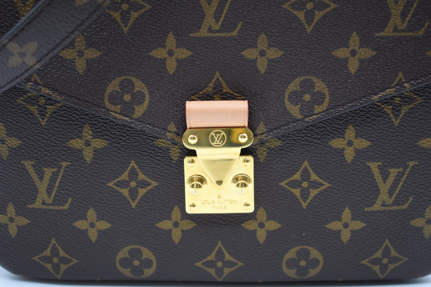 Louis Vuitton Pochette Metis Shoulder Bag
