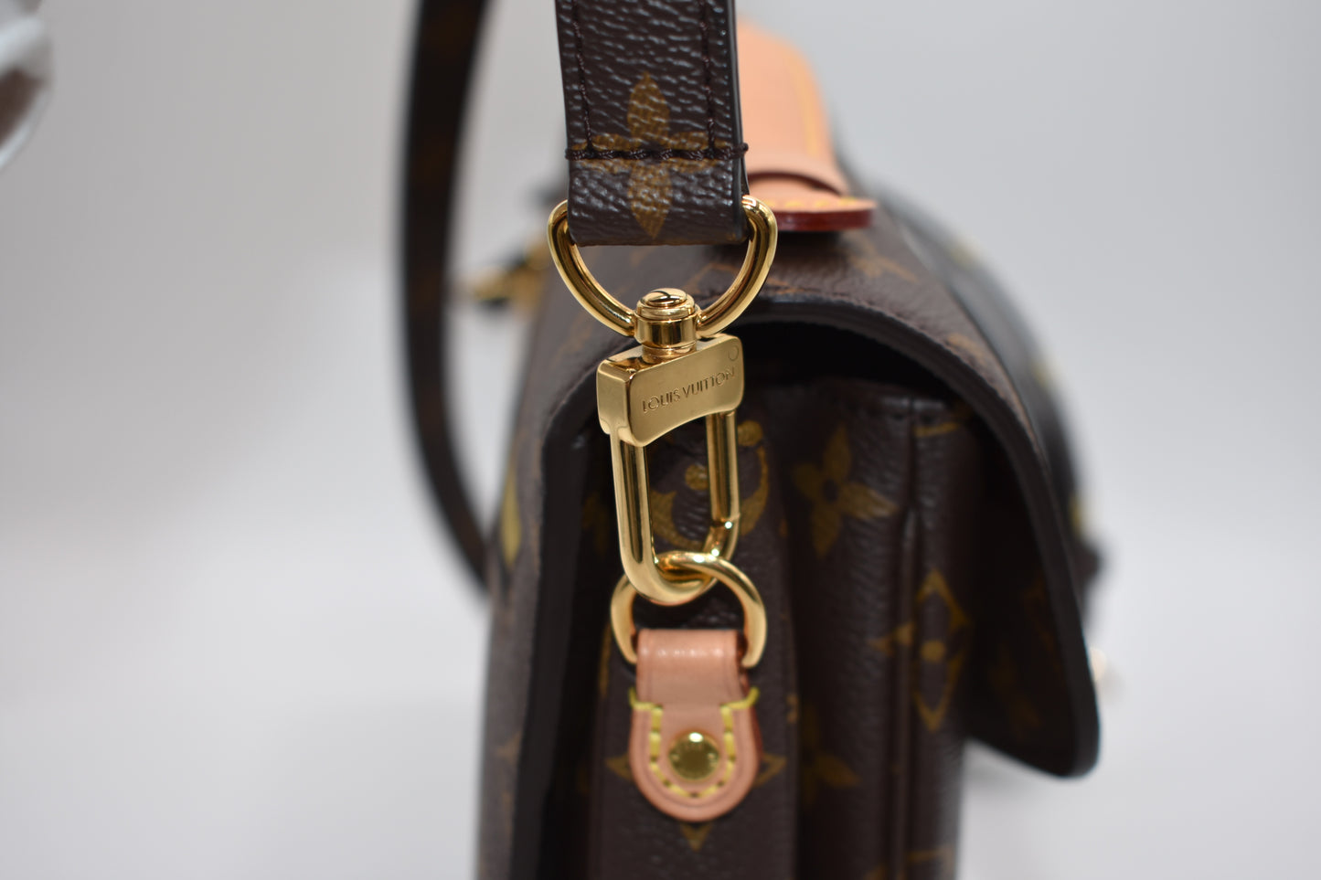 Louis Vuitton Pochette Metis Shoulder Bag