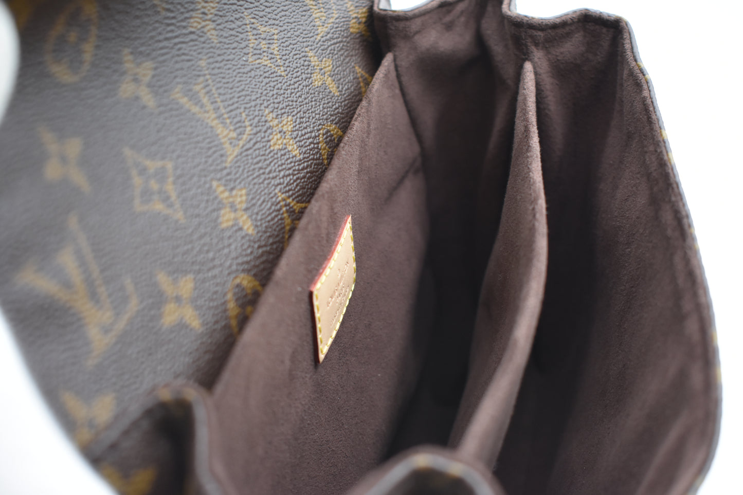 Louis Vuitton Pochette Metis Shoulder Bag