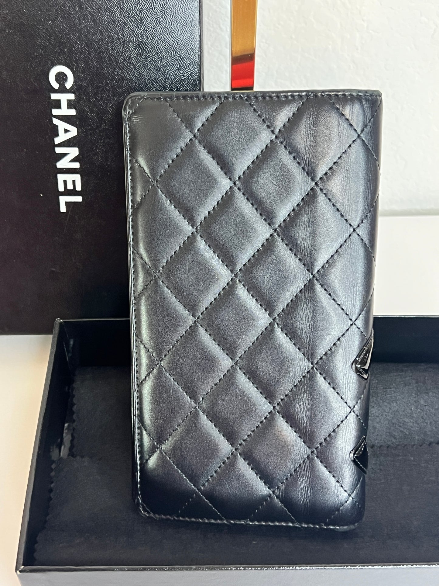 Bundle Chanel and Louis Vuitton Vanity BB