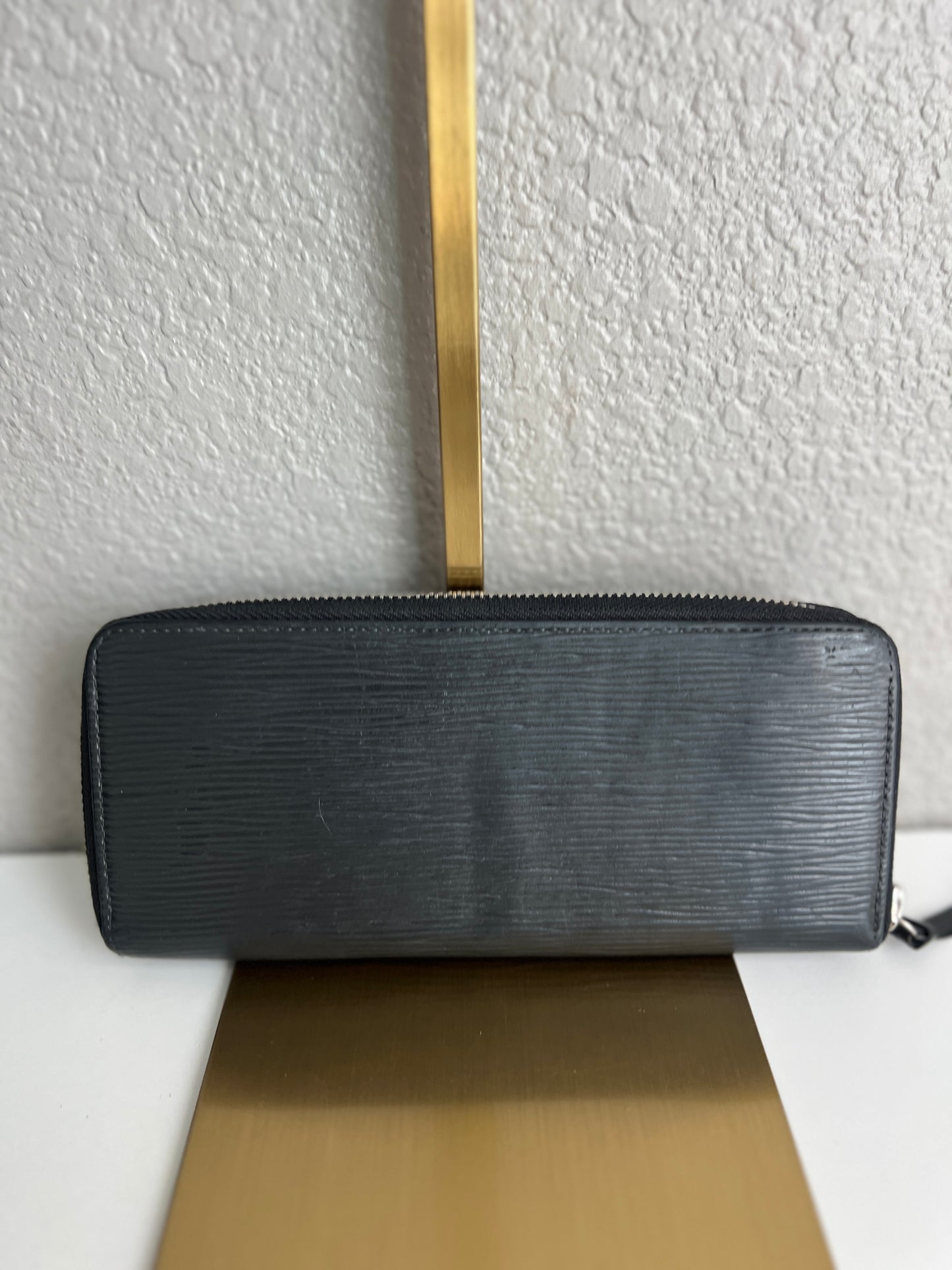 Louis Vuitton Zippy Epi