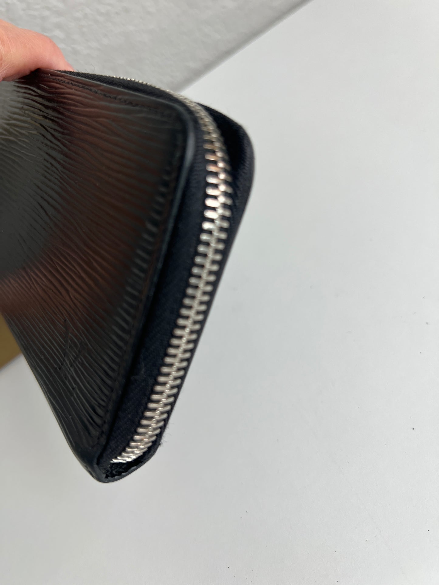 Louis Vuitton Zippy Epi
