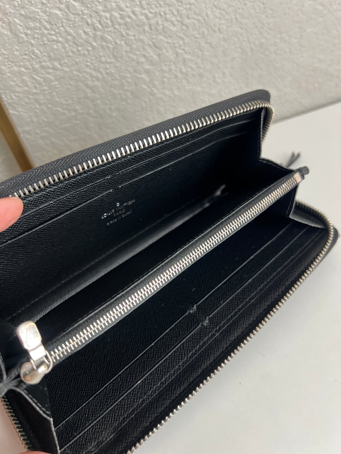 Louis Vuitton Zippy Epi