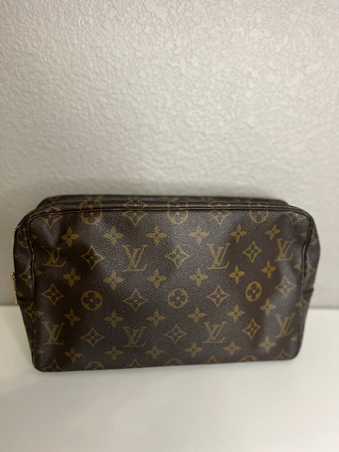 Louis Vuitton Trousse 28 Monogram Toiletry