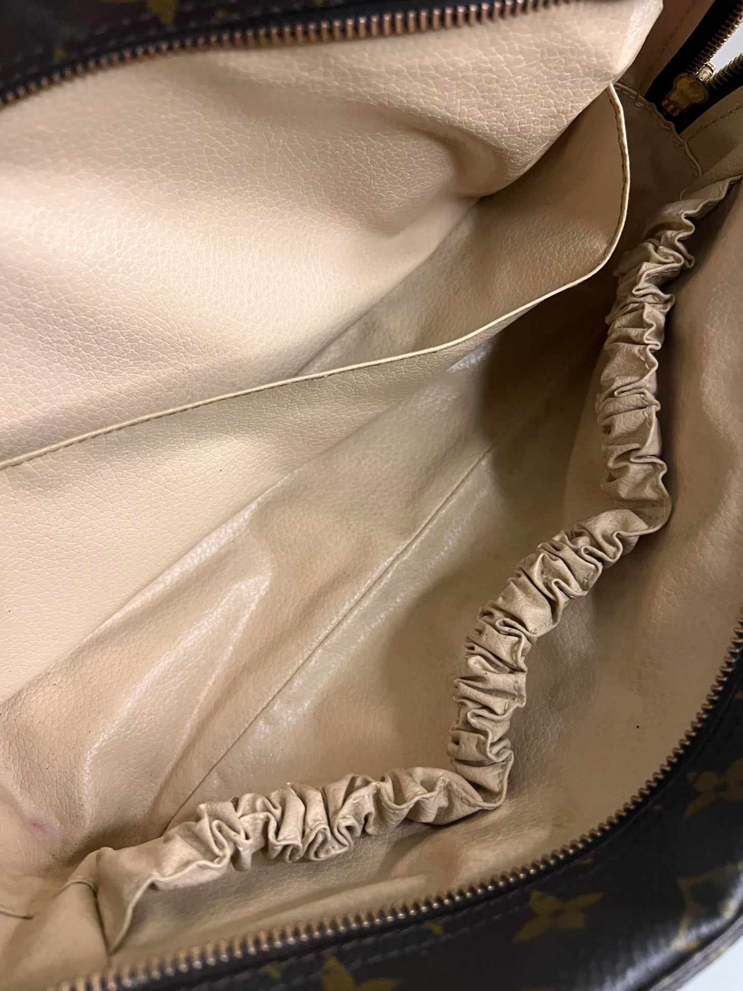 Louis Vuitton Trousse 28 Monogram Toiletry