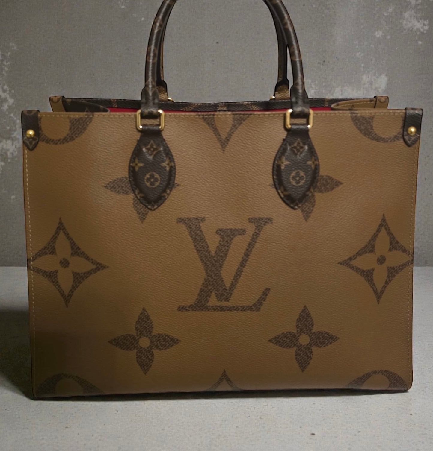 Louis Vuitton OnTheGo MM