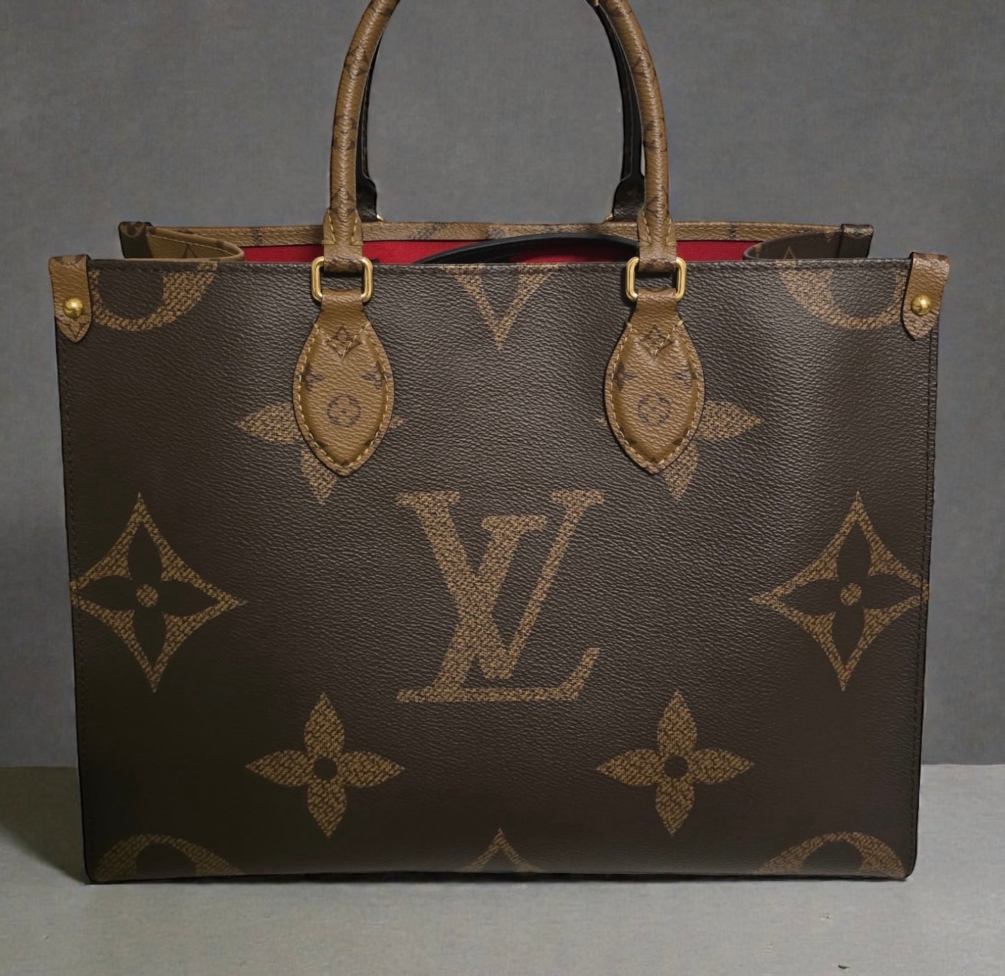 Louis Vuitton OnTheGo MM